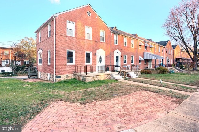 Building Photo - 51 Briarwood Rd