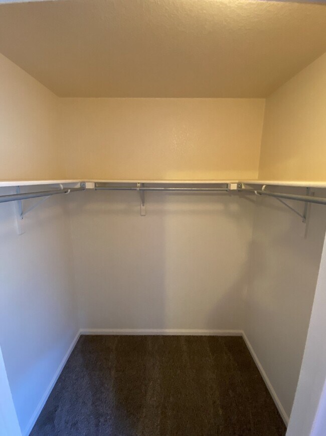 Building Photo - DON'T MISS!! 3BD/2BA Single Family Home in Parker, Water & Mowing Included!!!!