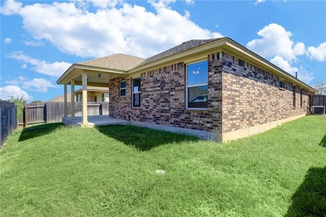 Building Photo - 5151 Scenic Lake Dr