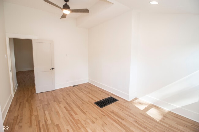 Building Photo - 1383 Cherry St