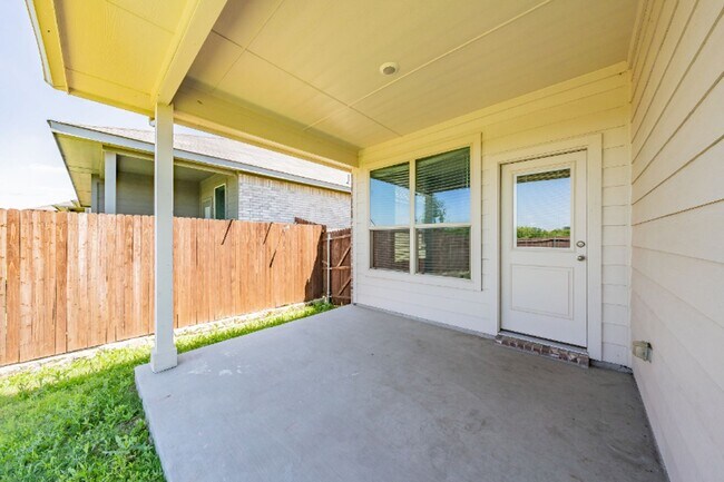 Building Photo - 8637 Centerboard Ln