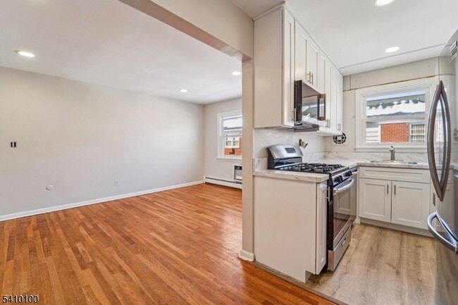 Building Photo - 476 Joralemon St