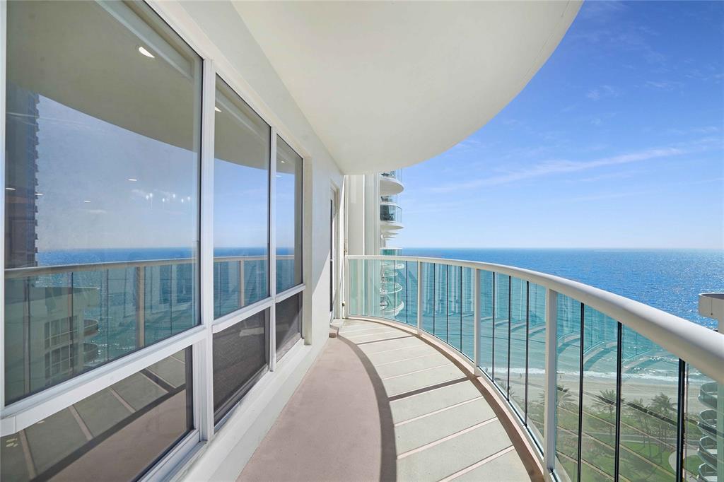 Building Photo - 3400 Galt Ocean Dr