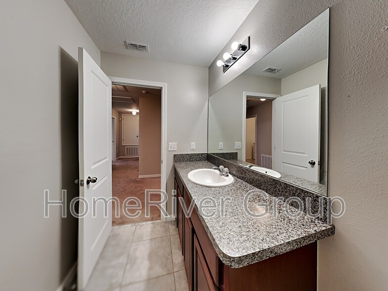 Building Photo - 10007 Crested Fringe Dr