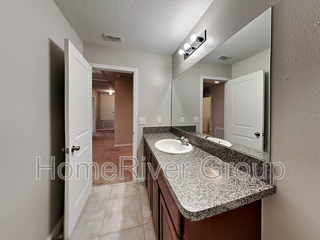 Building Photo - 10007 Crested Fringe Dr