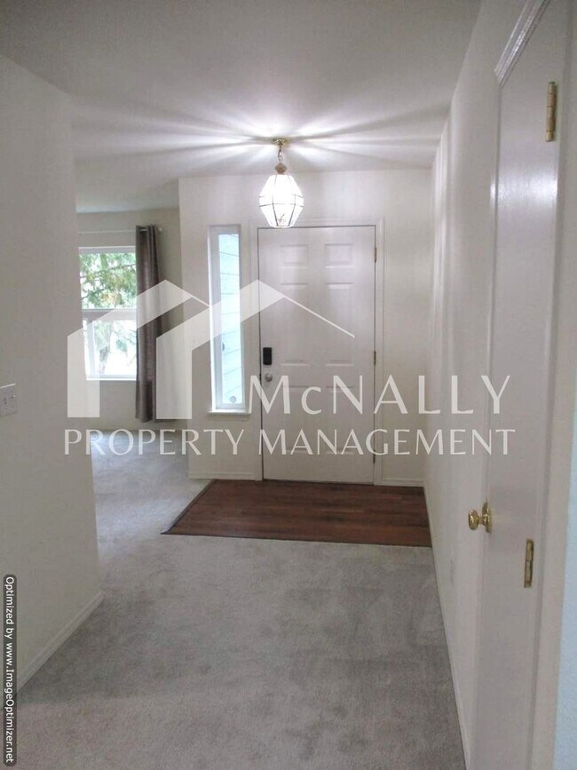 Building Photo - 1166 Leschi Dr