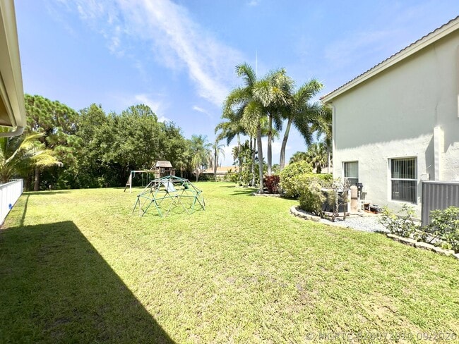 Building Photo - 1118 Fosters Mill Dr
