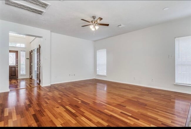 Building Photo - 2601 Broussard Ct