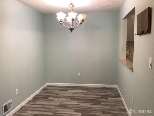 Building Photo - 336 Wimbeldon Ct