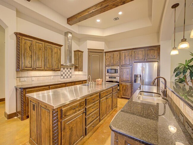 Building Photo - 1310 Minnie Dr