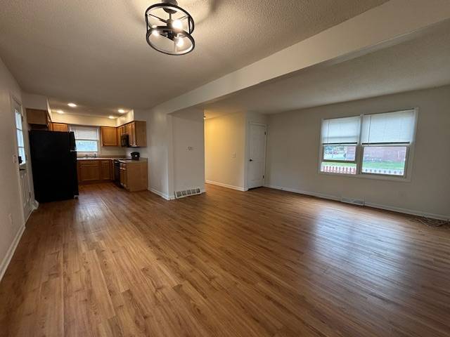 Building Photo - 1824 Albany St