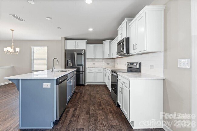 Building Photo - 134 Clove Hitch Dr