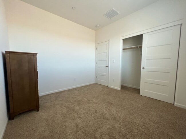 Building Photo - 616 Pipa Ln