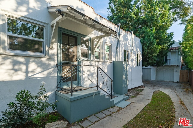 Building Photo - 4316 Kingswell Ave