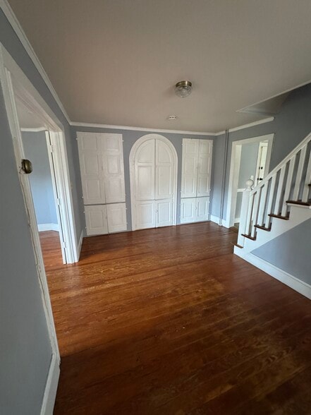 Building Photo - 517 Hamden Rd
