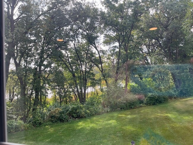 Building Photo - Welcome to this updated townhome in Northe...