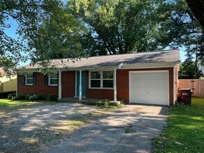 Building Photo - 3 bedroom 1 bath house & 1 car Garage