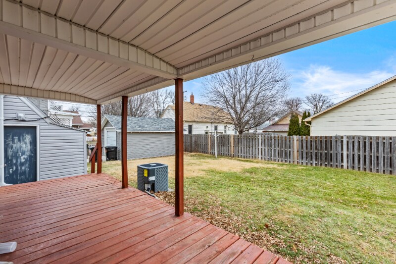 Building Photo - 1936 N Park Ave