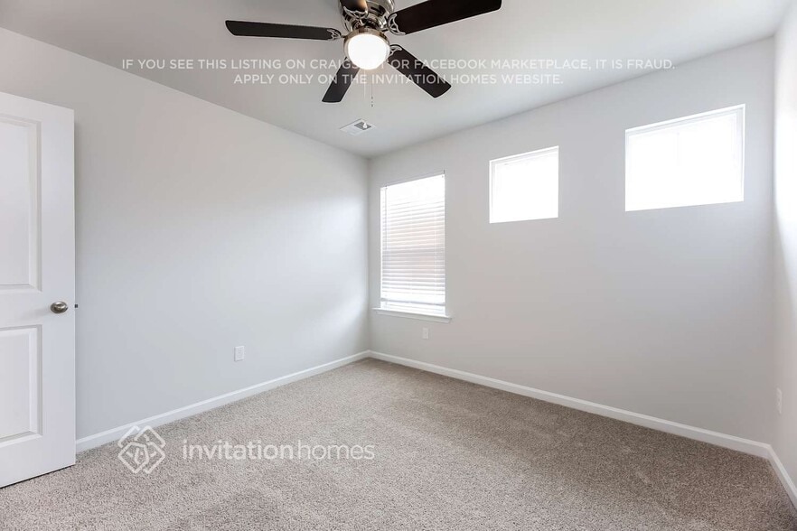 Building Photo - 3976 Zepelin Wy