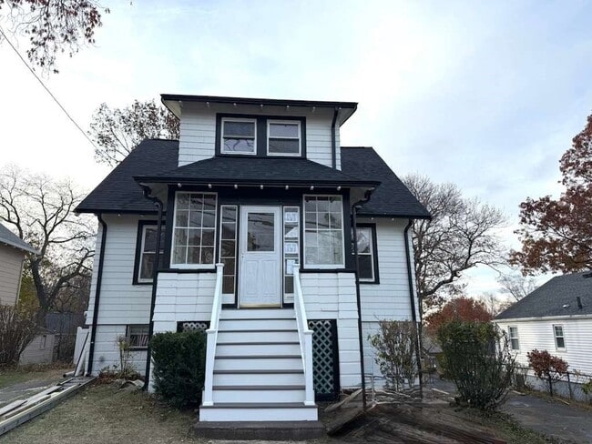 Primary Photo - 194 Fells Ave