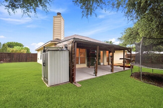 Building Photo - 111 Thunder Basin Dr