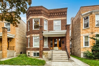 Building Photo - 4737 N Kildare Ave