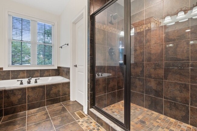 Building Photo - 108 Hammerstone Cir