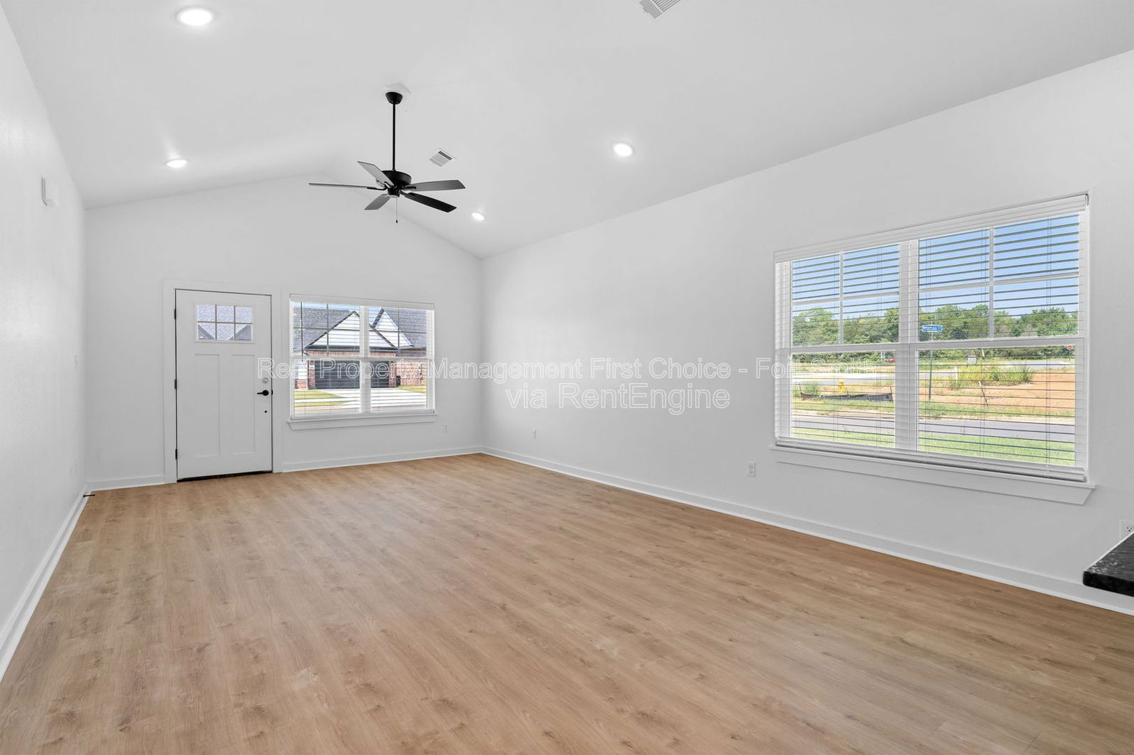 Building Photo - 8725 Cantera Dr