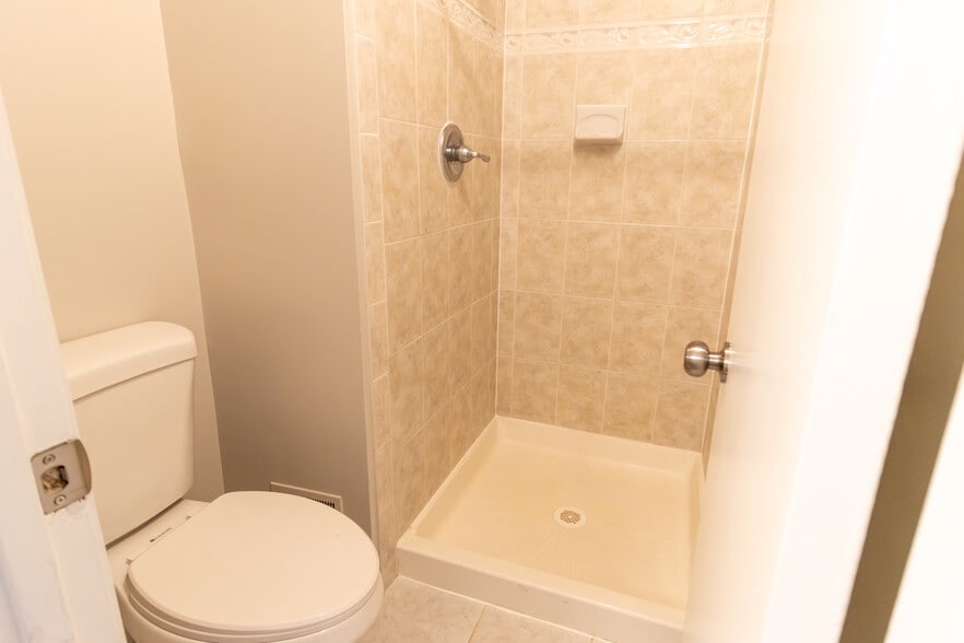 Building Photo - 6558 Gildar St