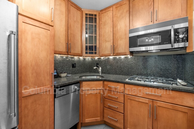 Building Photo - 1260 21st St NW