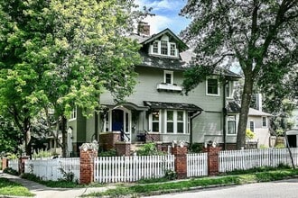 Building Photo - 4124 Davenport St