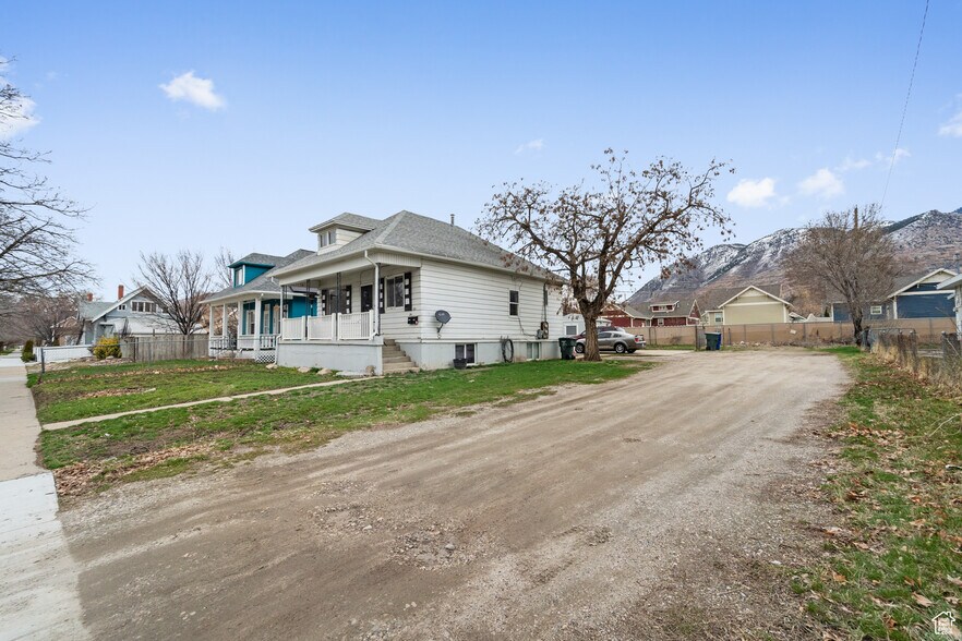 Building Photo - 2324 Quincy Ave