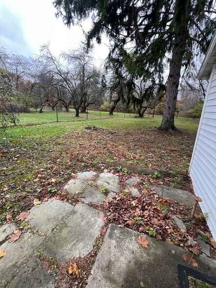 Building Photo - 826 Dryden Rd