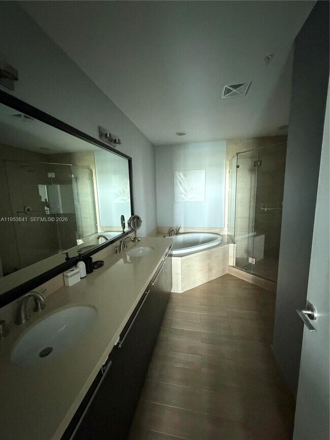 Building Photo - 7930 East Dr