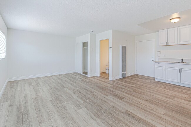 Building Photo - McDonald Apartments