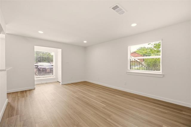 Building Photo - 908 Isbell Rd