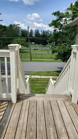 Building Photo - 122 Curtis Ave