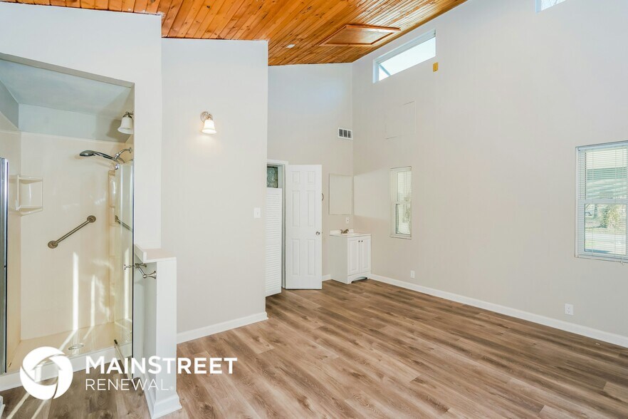 Building Photo - 10108 Plaudit Way