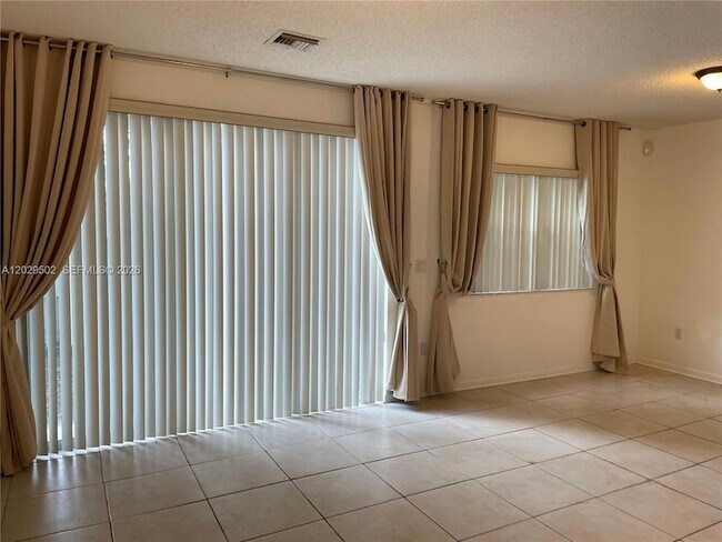 Building Photo - 7980 S Southwood Cir