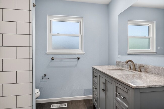 Building Photo - Beautifully Updated Single-Story 4BR Ranch with Designer Finishes & Spacious Fenced Yard!