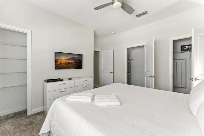 Building Photo - 4832 Dedication St