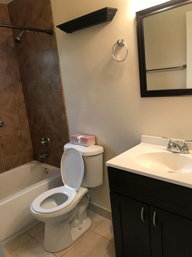 2nd bathroom - 1473 NE 48th St