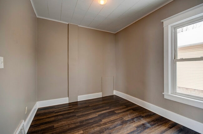 Building Photo - 306 Lime St