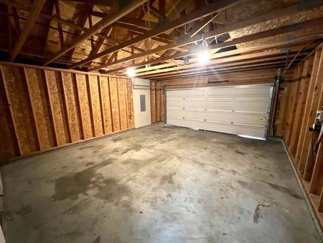 Building Photo - Lovely Single Level 3 Bedroom home in Redmond!