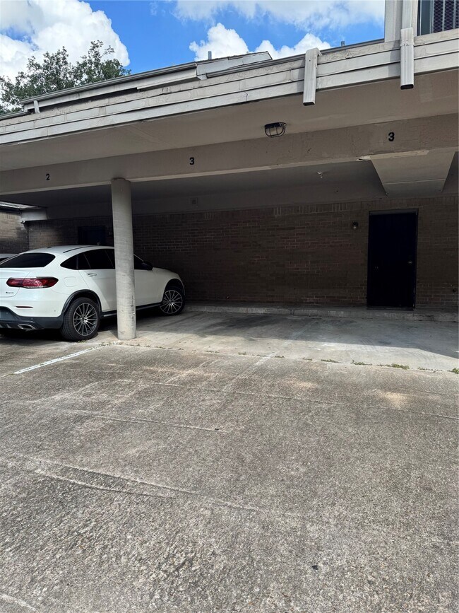 Building Photo - 10811 Richmond Ave.