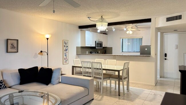 Primary Photo - 5130 Las Verdes Cir