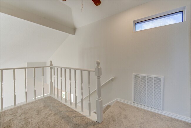 Building Photo - 308 N Ranch House Rd