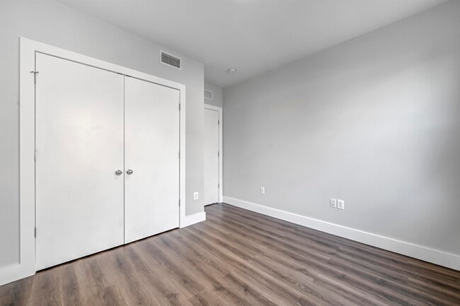 Building Photo - 91 W 21st St