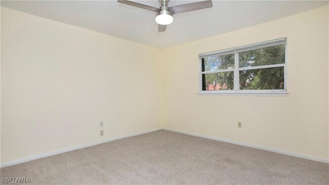 Building Photo - 600 Valley Stream Dr