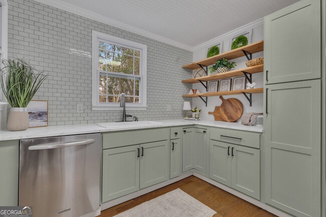 Building Photo - 9 Meridian Dr